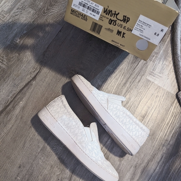 Michael kors mk slide flats - Picture 4 of 4